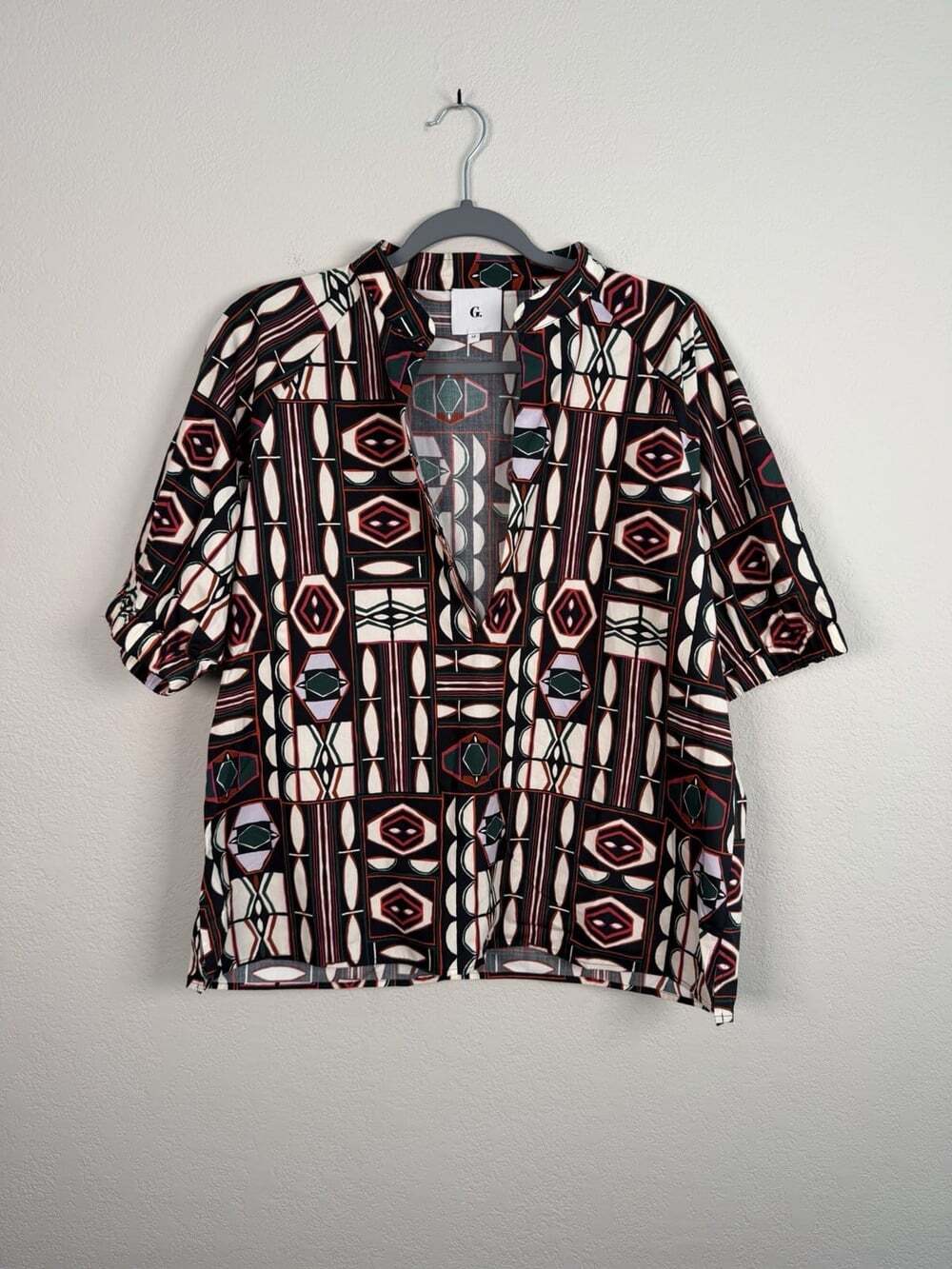GWYN G. Label by Goop Malet Printed Geometric Short Sleeve Blouse Top 12 Luxury